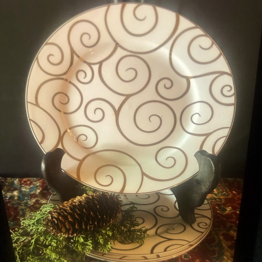 4‎ Pier 1 Christmas Dessert/Salad/Appetizer Plates